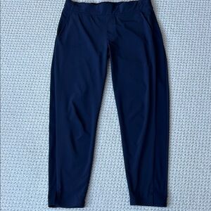Like new! Athleta Brooklyn Ankle Pant in navy size 4 petite